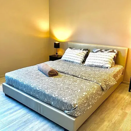 Snob Centro Citta - Family Apartment Bucharest